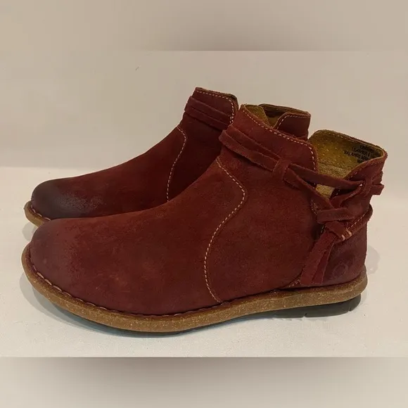 NEW BORN Women's Wynter Dark Red Distressed Side-Zip Ankle Boots Size 6.5M