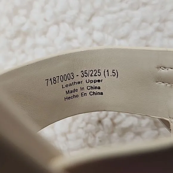 New CHARLES &amp; KEITH COLLECTION Gabine Leather Thong Sandals - Chalk Size 5