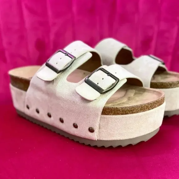 New! Corkys Tan Platform Flatform Sandals