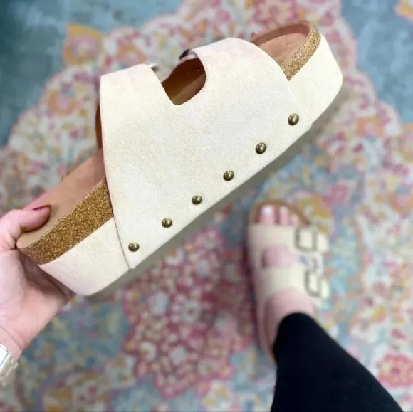 New! Corkys Tan Platform Flatform Sandals