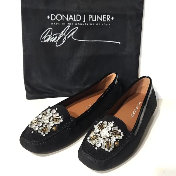 NEW!! Donald J Pliner Black Suede Gorgeous Crystal Rhinestone Flats Size 5.5