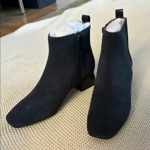 NEW Donald Pliner Navy Suede Booties