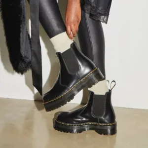 NEW Dr. Martens black leather quad Chelsea boots