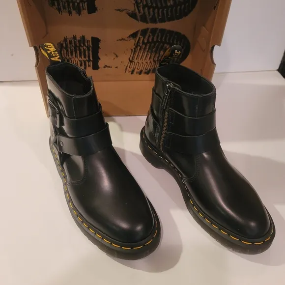 New Dr Martens Jaimes Black Leather  Chelsea Boots Size M5/W6