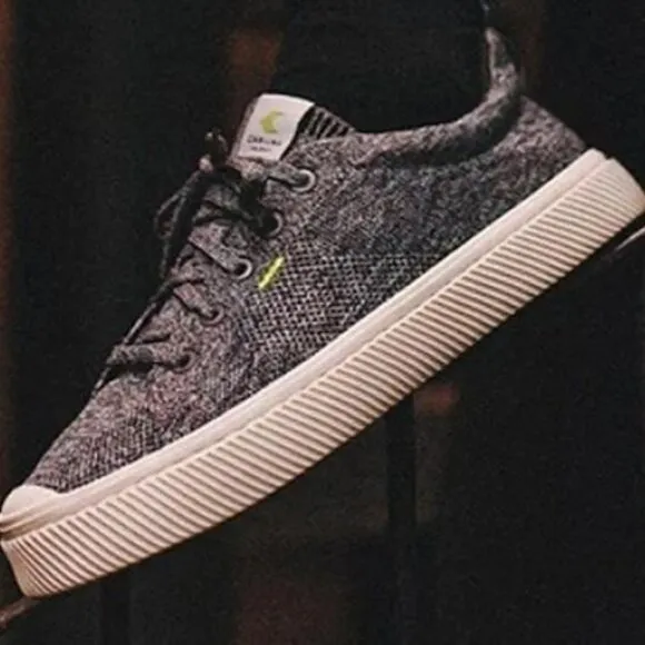 new  Eco-Friendly Cariuma IBI low Sneaker  2T6