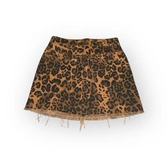 new Etiquette Boutique ☀︎︎ Denim Mini Skirt ☀︎︎ Wild Leopard Print ☀︎︎ Raw Hem