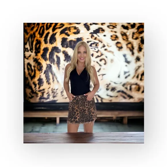 new Etiquette Boutique ☀︎︎ Denim Mini Skirt ☀︎︎ Wild Leopard Print ☀︎︎ Raw Hem