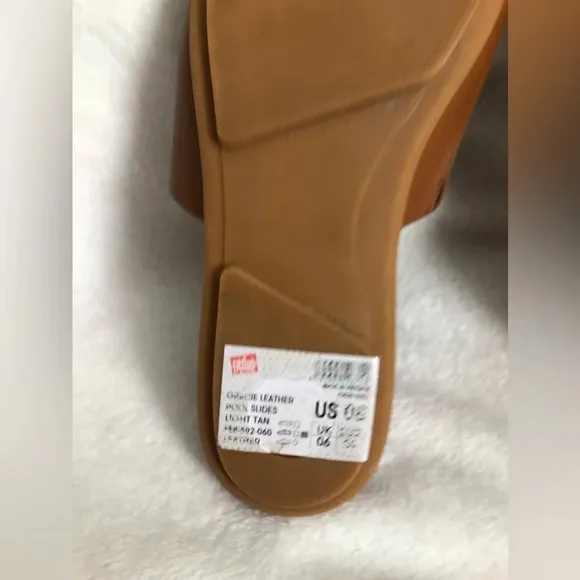 New! Fitflop GRACIE  Leather Slides Size 5 Light Tan