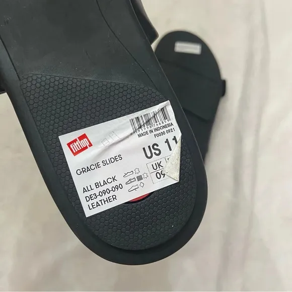 New! Fitflop Gracie two bar sandals black