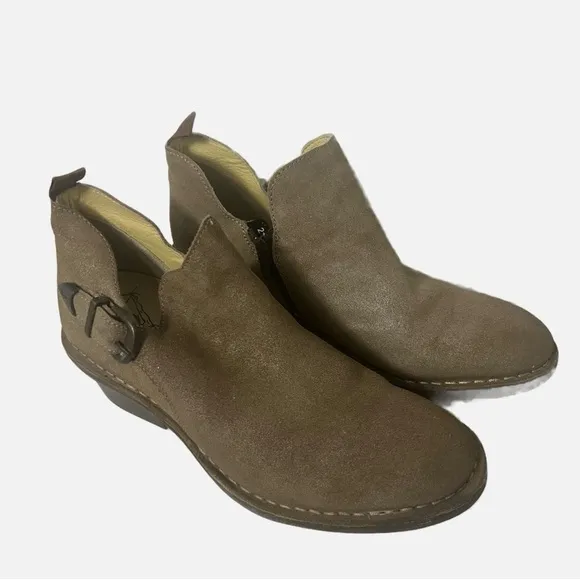 NEW Fly London Women’s Leather Upper Chelsea Ankle Boots Buckle Side Zip 43 US11