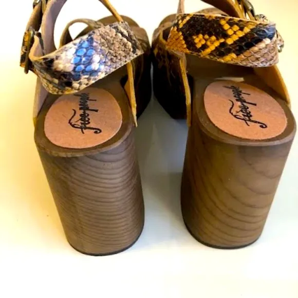 New FREE PEOPLE Belem Clogs Snake Print Chunky Platform Sandal 8.5 MSRP $168