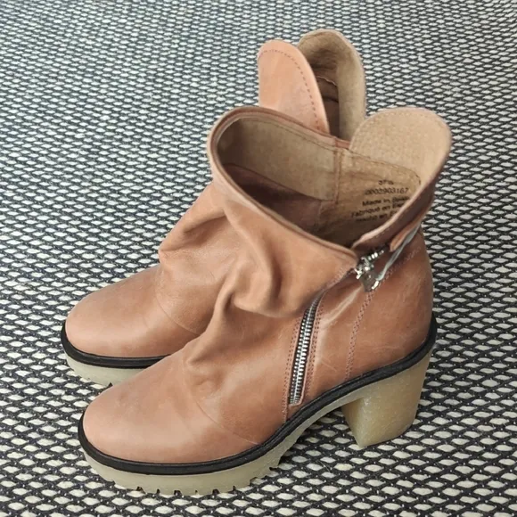 New Free People Jack Zip Brown Tan Ankle Boots with Side Zipper and Heel