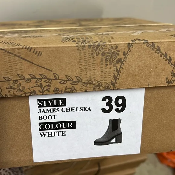 NEW Free people James Chelsea chunky boot white size 9 US heels boots sh…
