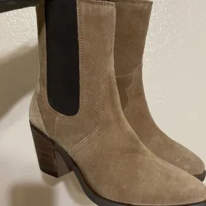 New Frye Mera Chelsea Boots