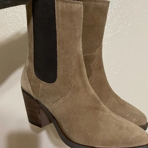 New Frye Mera Chelsea Boots