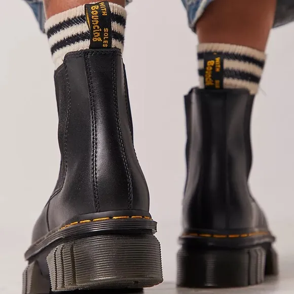 NEW IN BOX Dr. Martens Audrick Chelsea Boots