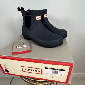 New in box HUNTER WOMEN ORIGINAL CHELSEA BOOTS BRAND NEW IN BOX