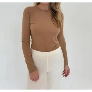 NEW KINROSS fitted crew sweater in camel