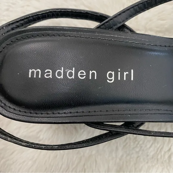 New Madden Girl by Steve Madden Chunky Heeled Strappy Sandals Black Size 9