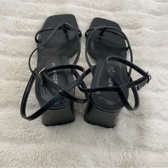 New Madden Girl by Steve Madden Chunky Heeled Strappy Sandals Black Size 9