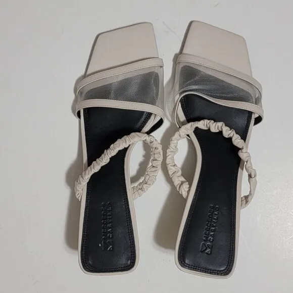 NEW Mercedes Castillo Ava Sandals Womens 9 Heels Chic Designer Luxury Neutral