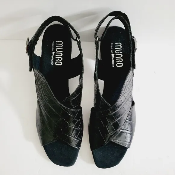 NEW Munro American Black Leather Croc Print Ankle Strap Sandals Size 8.5