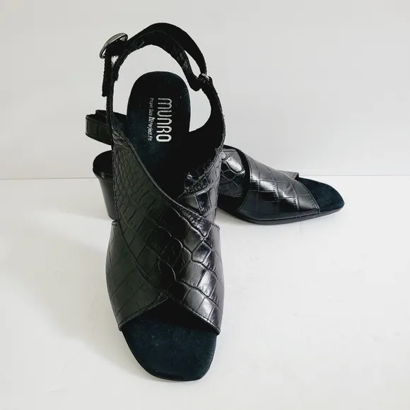 NEW Munro American Black Leather Croc Print Ankle Strap Sandals Size 8.5