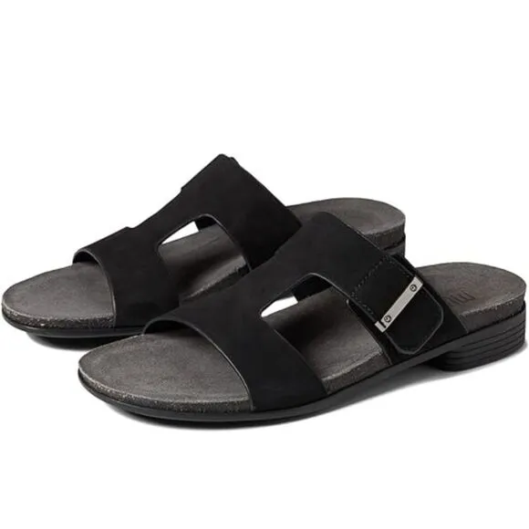 New Munro Jody black leather suede like slip on slides slippers size 7 W wide