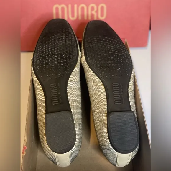New | Munro Sunisa Women Elegant Beige Comfort Flat Loafers, size 10W