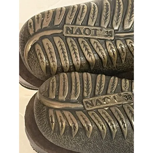 NEW Naot Matai Mary Jane Flats •Women 38/ US 7• Swirl Design Metallic Black $199