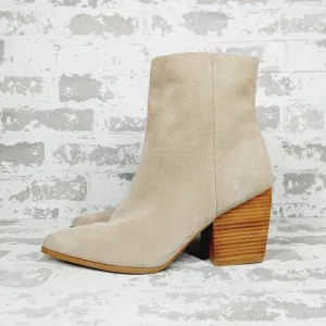 NEW Nordstrom Franka Tan Suede Brown Block Heel Side Zip Ankle Boots T628