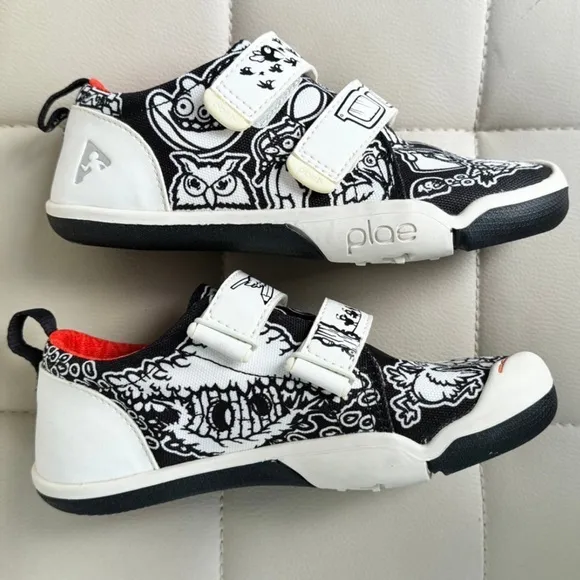New! PLAE Roan Oliver Black Kids Sneakers Size 13