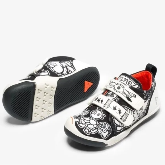 New! PLAE Roan Oliver Black Kids Sneakers Size 13