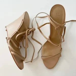 NEW Schutz Deonne Ankle Wrap Wedge Sandals Womens 9.5B Beige Leather NEW NWOT