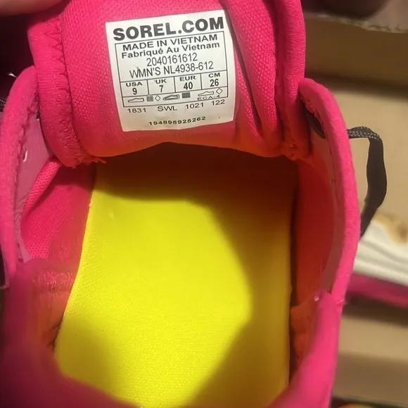 NEW SOREL Women's Kinetic Breakthru Day Lace Sneakers Sz 9