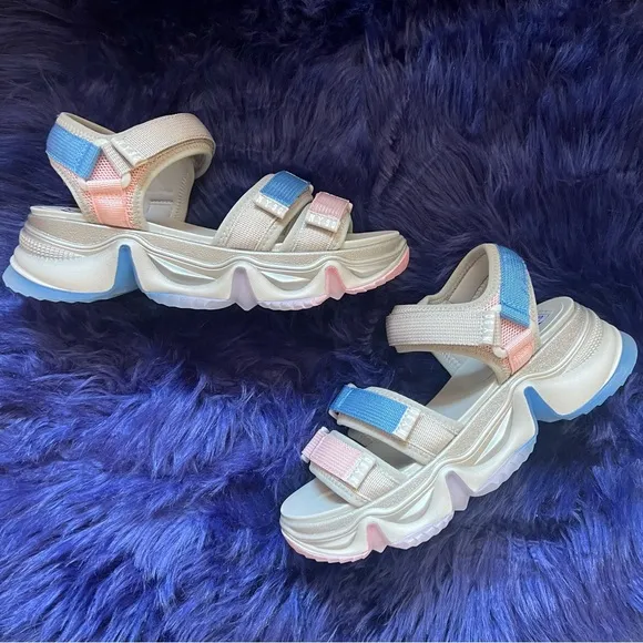 New! STEVE MADDEN Chakra Chunky Platform Sandals