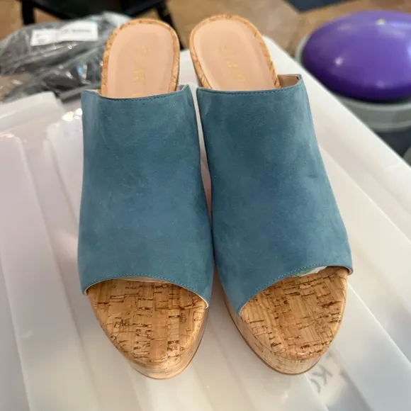 NEW Stuart Weizmann Margarite Wedge Slide Sandal. Cerulean / Light Blue. 8.5.