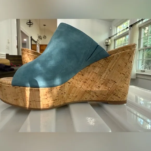 NEW Stuart Weizmann Margarite Wedge Slide Sandal. Cerulean / Light Blue. 8.5.