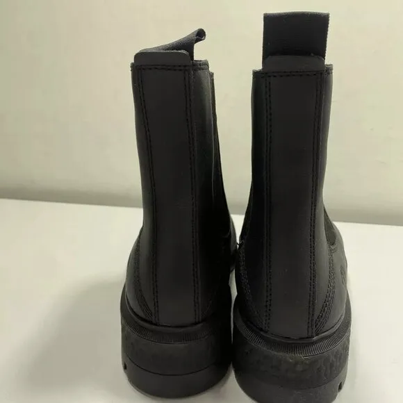 NEW TIMBERLAND Womens Carnaby Cool Chelsea Boots Size 10 Pull-On Round Toe Light