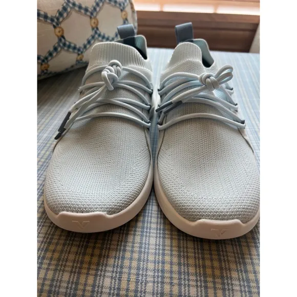 New Women's Vessi Cityscape Classic Sneakers, Size 7, Light Blue