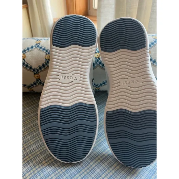 New Women's Vessi Cityscape Classic Sneakers, Size 7, Light Blue