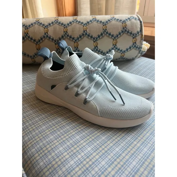 New Women's Vessi Cityscape Classic Sneakers, Size 7, Light Blue
