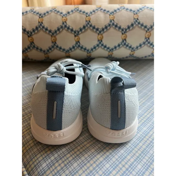 New Women's Vessi Cityscape Classic Sneakers, Size 7, Light Blue