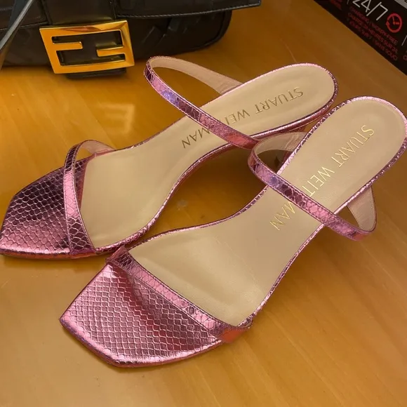 ⭐️New⭐️Stuart Weitzman Pink Metallic Aleena Sandals