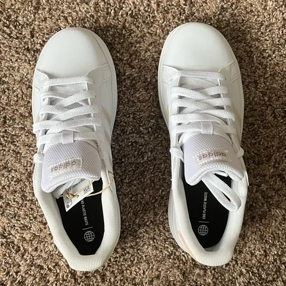 NIB Adidas Grand Court Sneakers