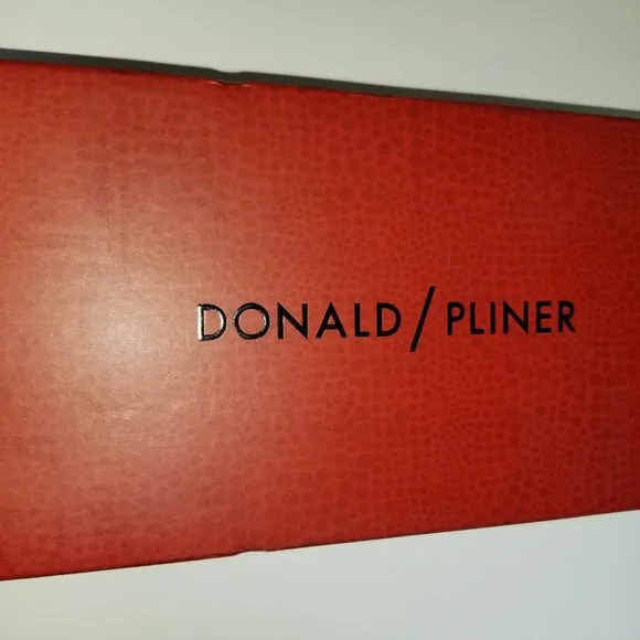 NIB Donald Pliner Suede Loafer