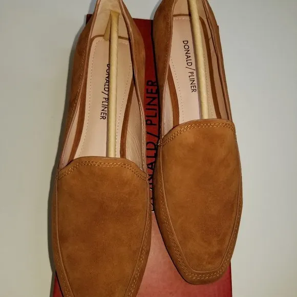 NIB Donald Pliner Suede Loafer