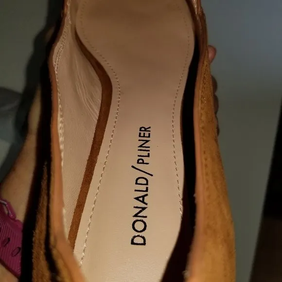 NIB Donald Pliner Suede Loafer