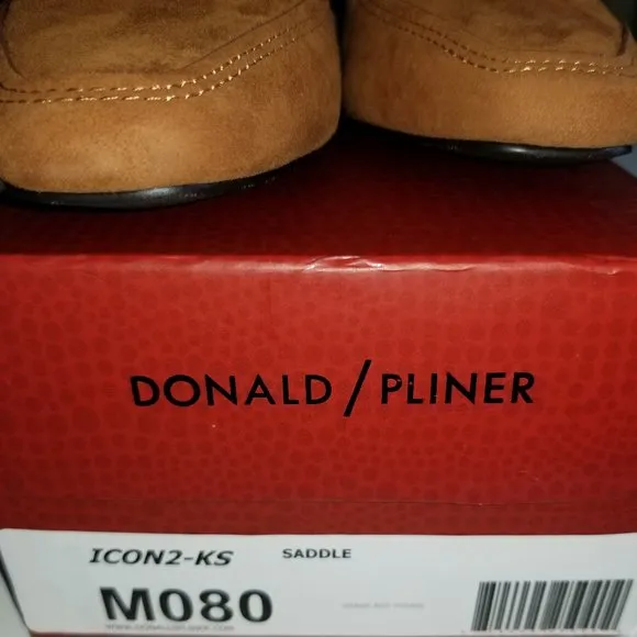 NIB Donald Pliner Suede Loafer