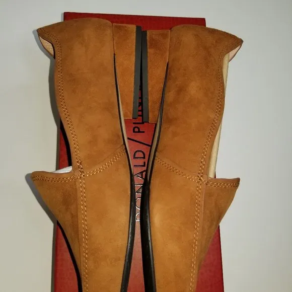 NIB Donald Pliner Suede Loafer